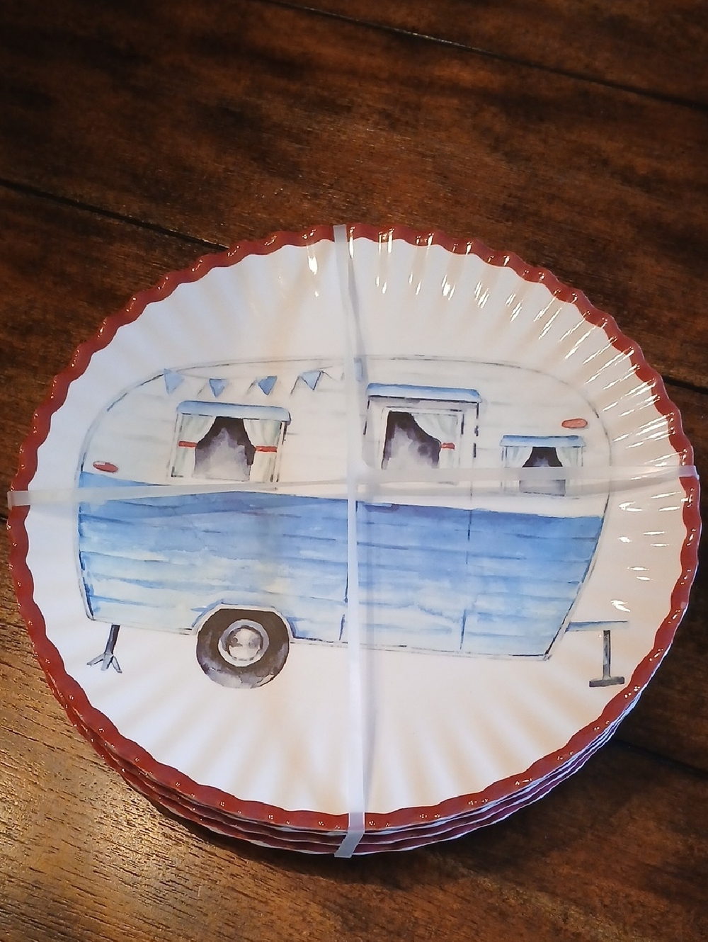 Tommy Bahama Melamin  Camper Print Plates  Set Of 4 Retro Camper Plates Nwot